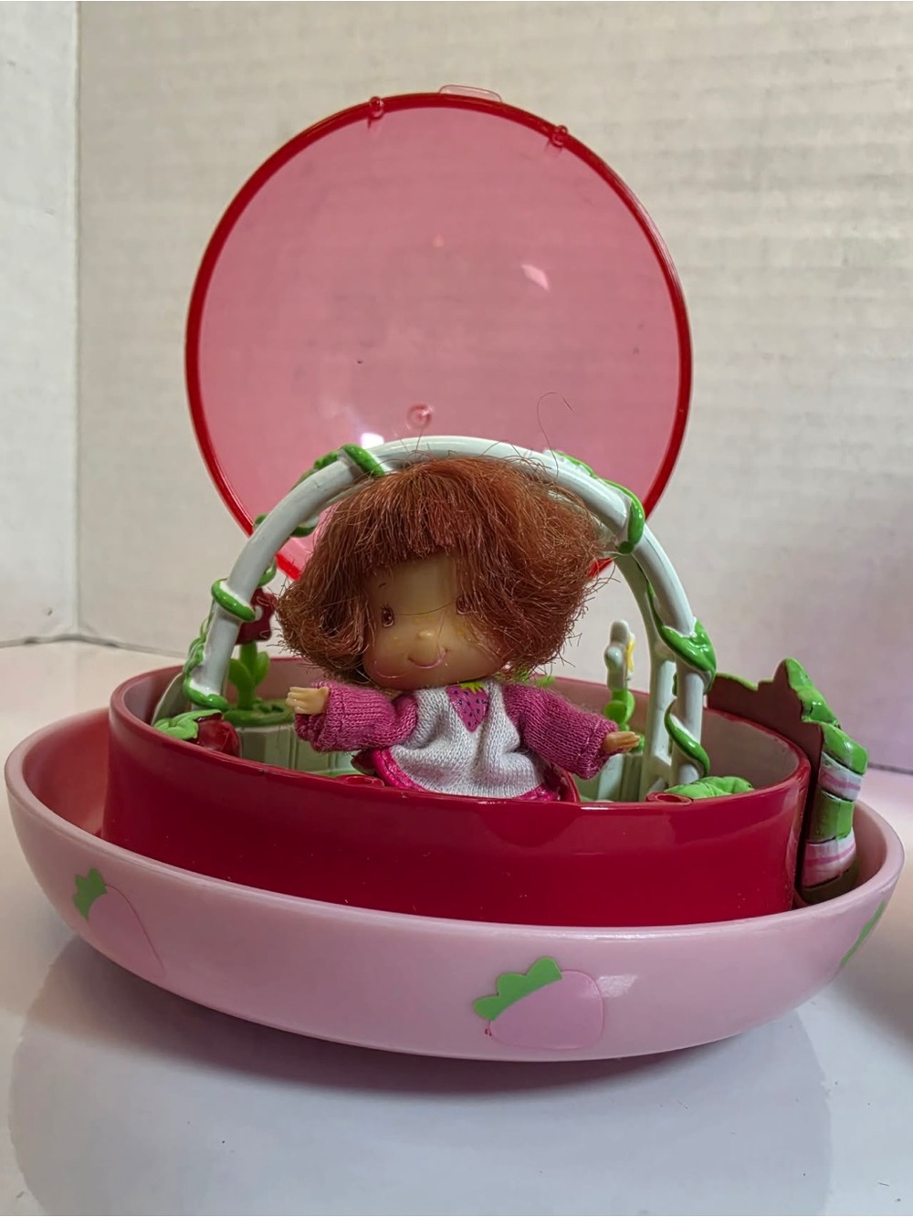 Vintage 2003 Bandai - Strawberry Shortcake Berry Cute Go-Hats Berry Patch